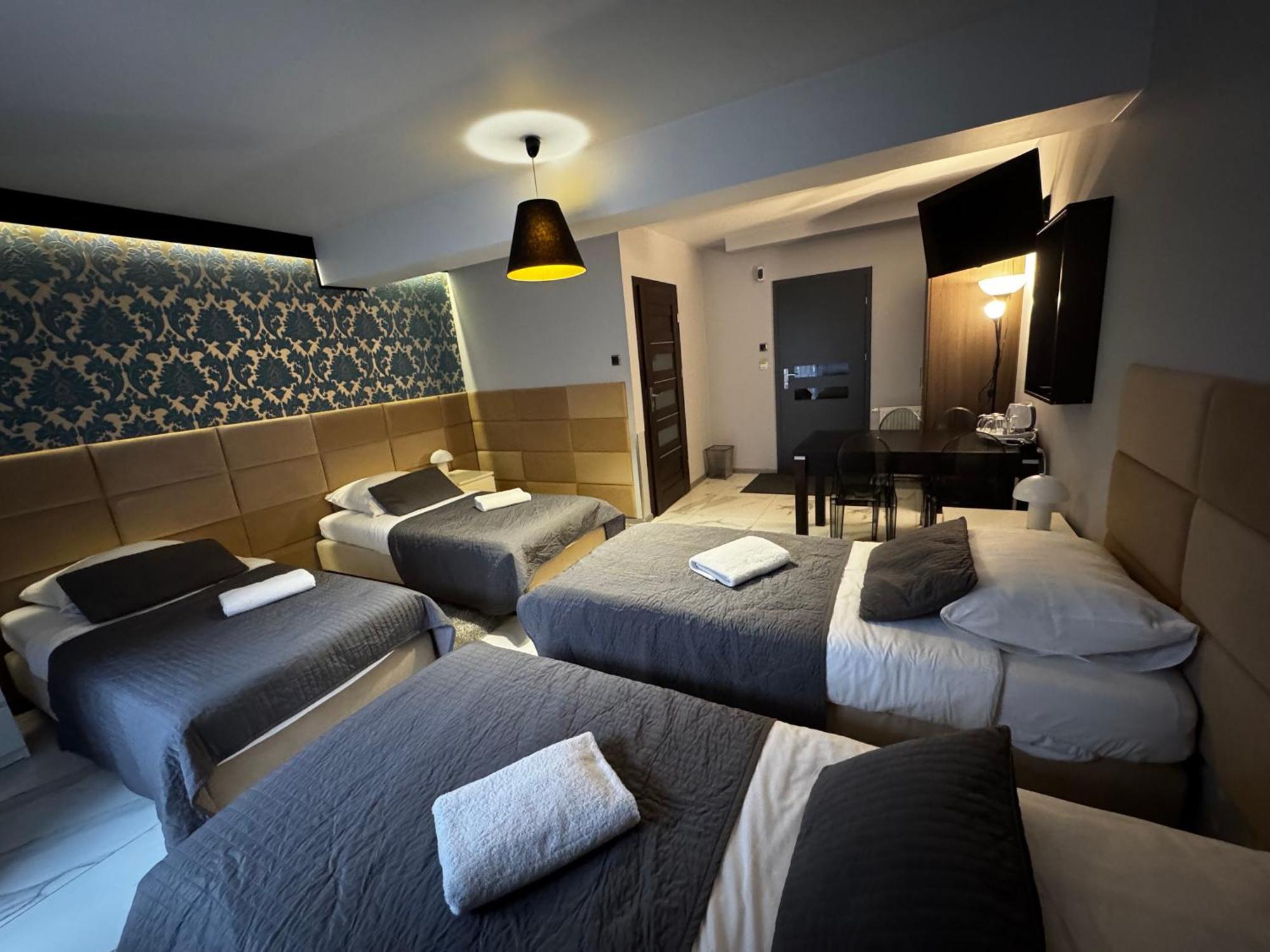 B&M Guesthouse Oświęcim Εξωτερικό φωτογραφία